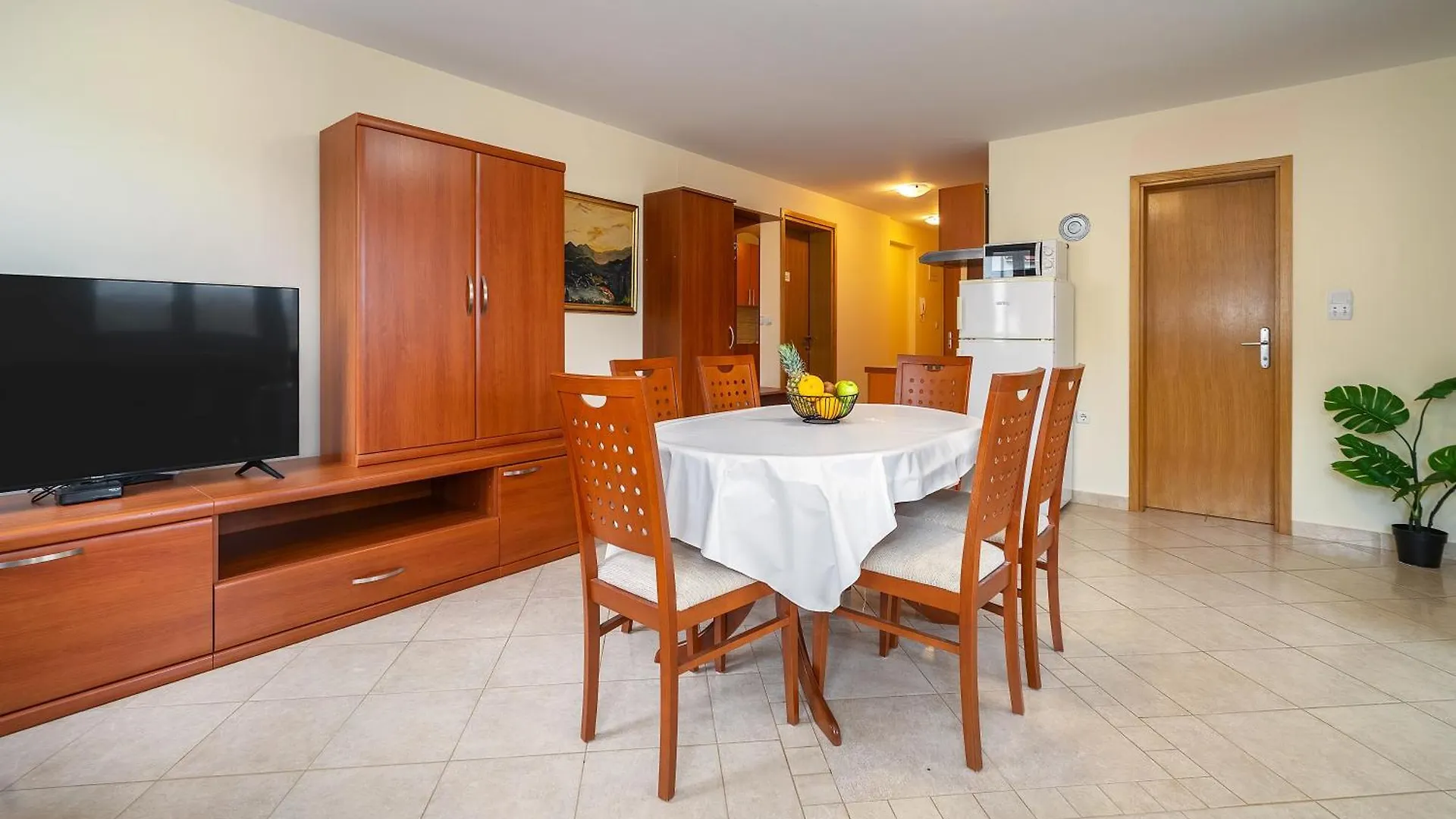 Apartments Tudor With Balcony Baska   Baska (Krk)