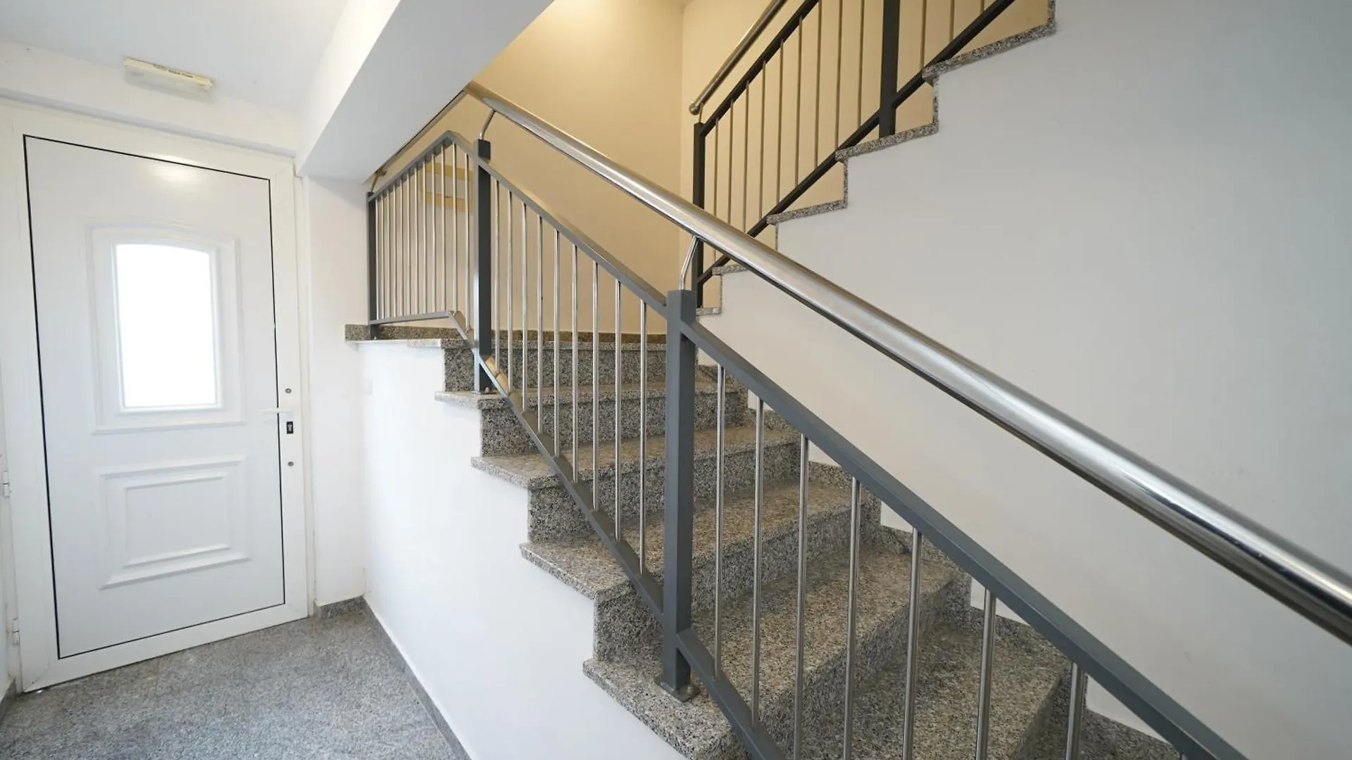 Apartments Tudor With Balcony Baska  0*, Baska (Krk)